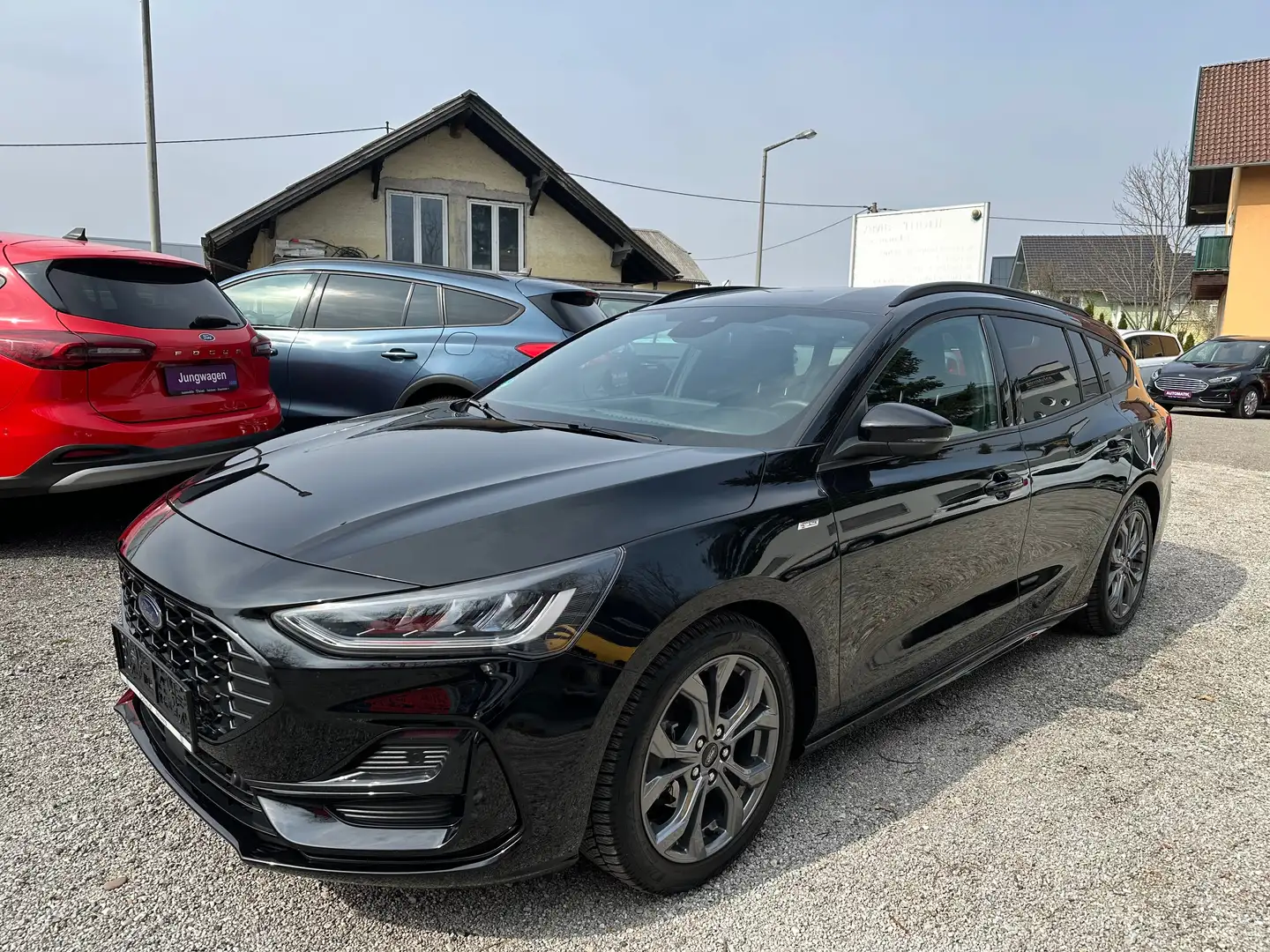 Ford Focus ST-Line *Neues Modell*, LED, Navi, Winterpaket,* Schwarz - 1
