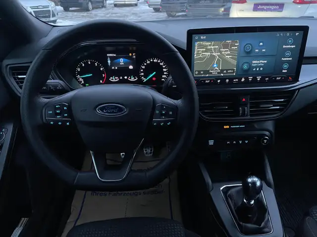 Ford Focus view 15