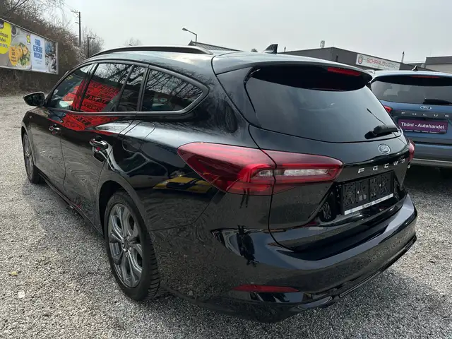 Ford Focus view 4