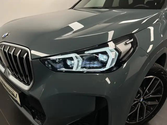 BMW X1 view 8