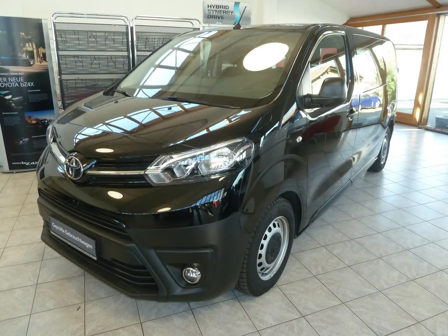 Toyota Proace L1 Kombi Comfort *Navi Pro/AHK/8-fach* Schwarz - 2
