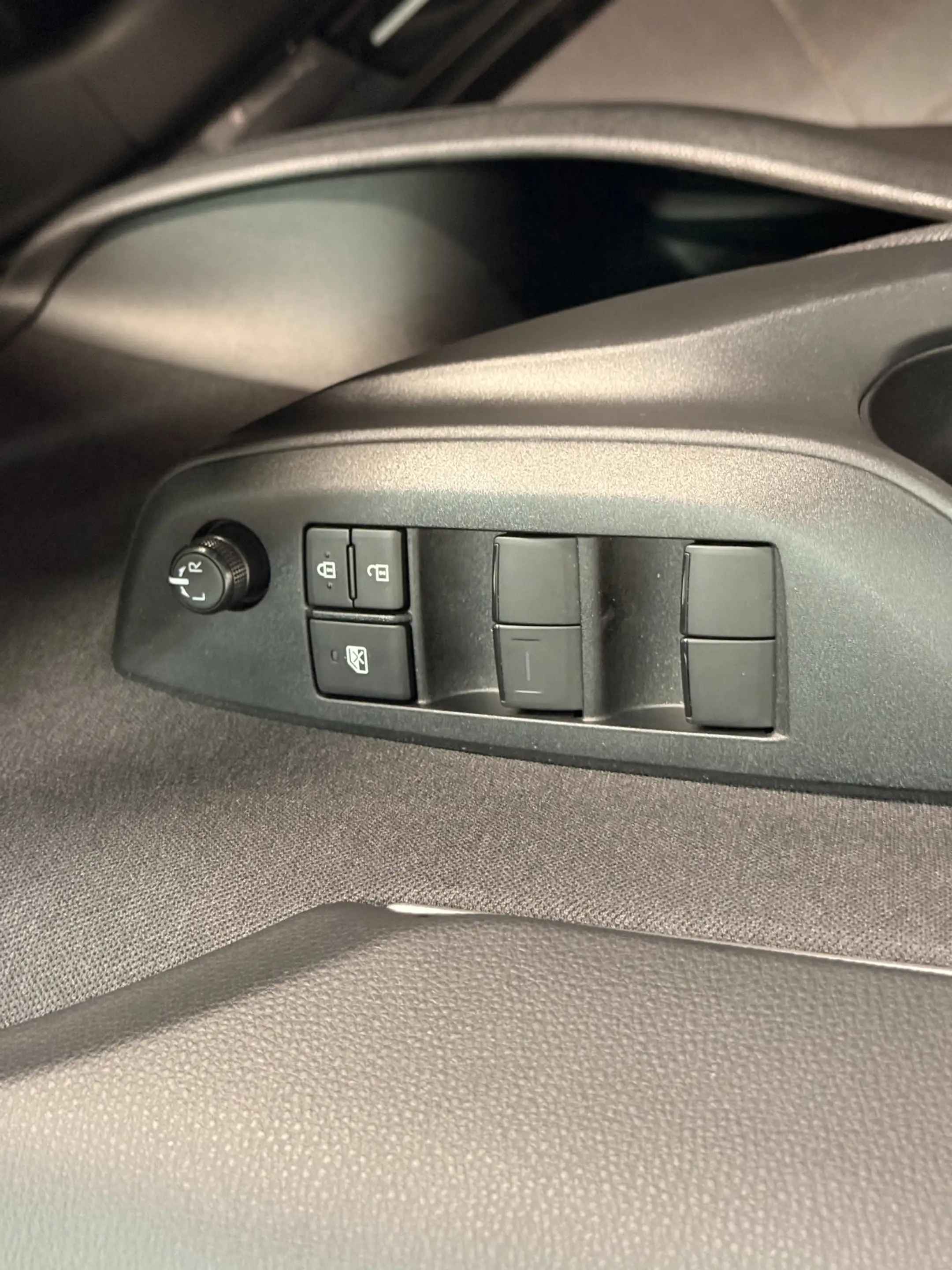 Toyota Yaris Cross 1.5 Hybrid 130 Dynamic | 130 pk | Stoel / Stuur en — photo 3