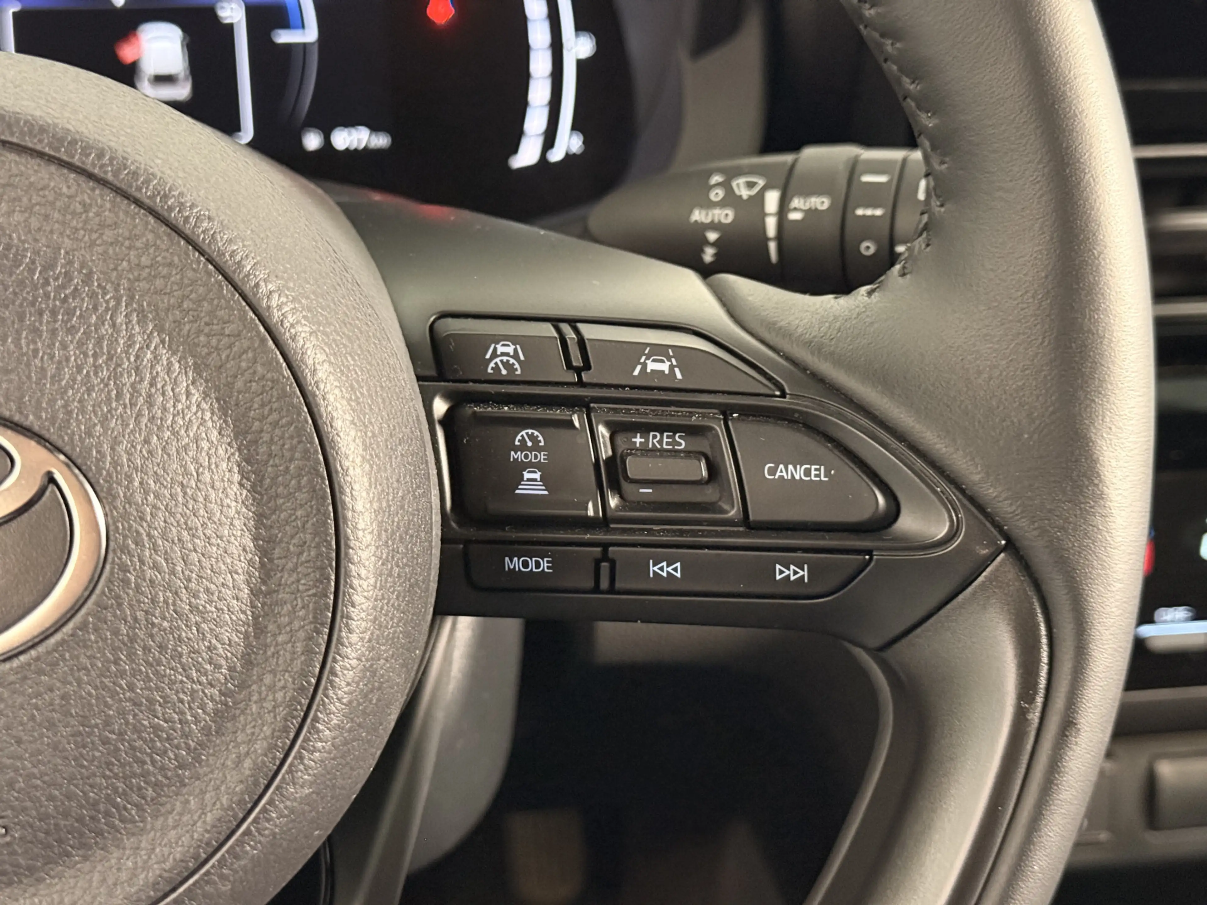Toyota Yaris Cross 1.5 Hybrid 130 Dynamic | 130 pk | Stoel / Stuur en — photo 7