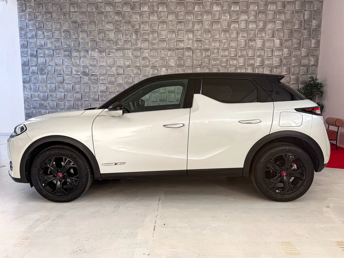 DS Automobiles DS 3 Crossback DS3 1.5 bluehdi Performance Line 110cv - IVA ESPOS Grau - 2