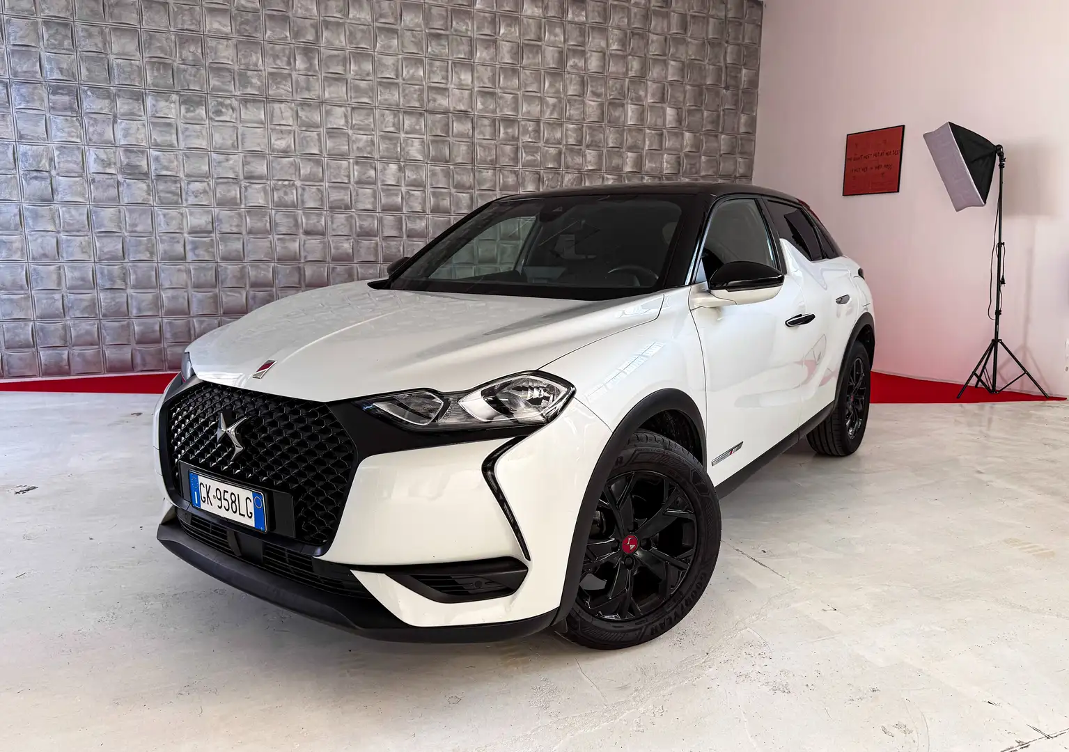 DS Automobiles DS 3 Crossback DS3 1.5 bluehdi Performance Line 110cv - IVA ESPOS Grau - 1