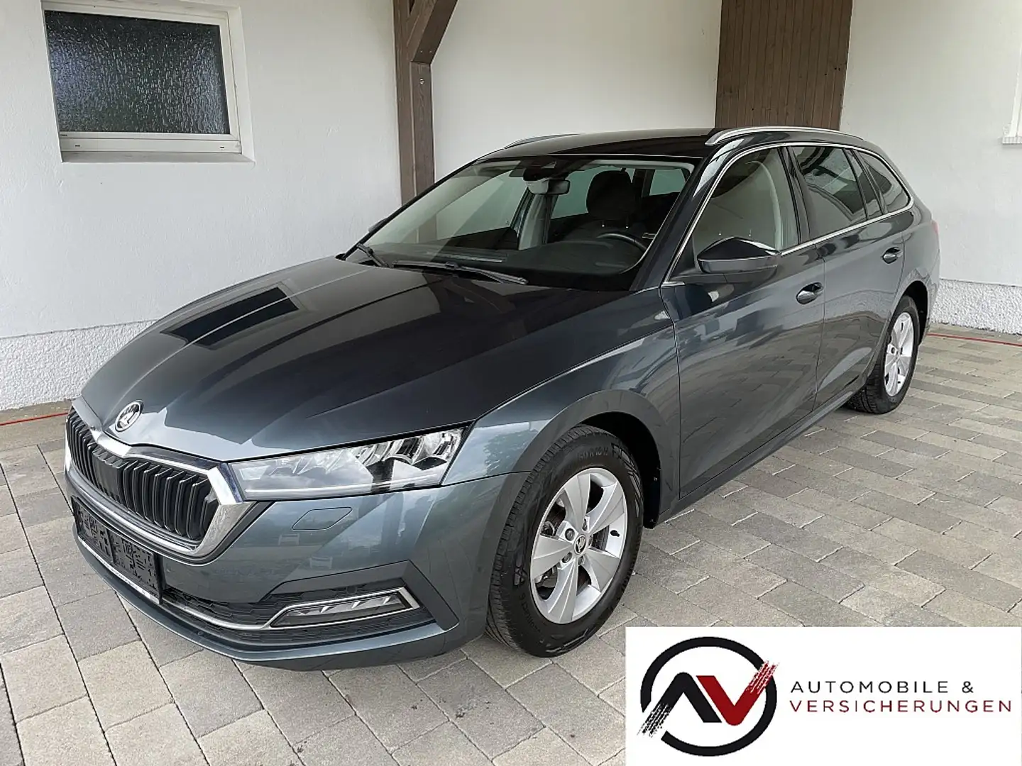 Skoda Octavia Combi 2,0 TDI Ambition-NAVI-AHV-VIRTUAL-SHZ-RFK... Grau - 1