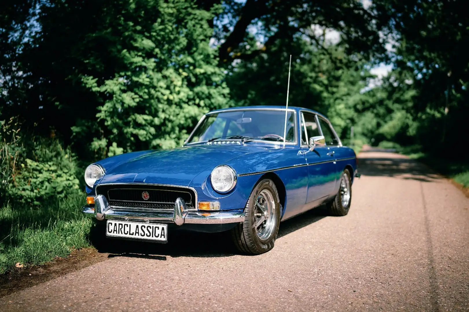 MG MGB GT Blau - 2