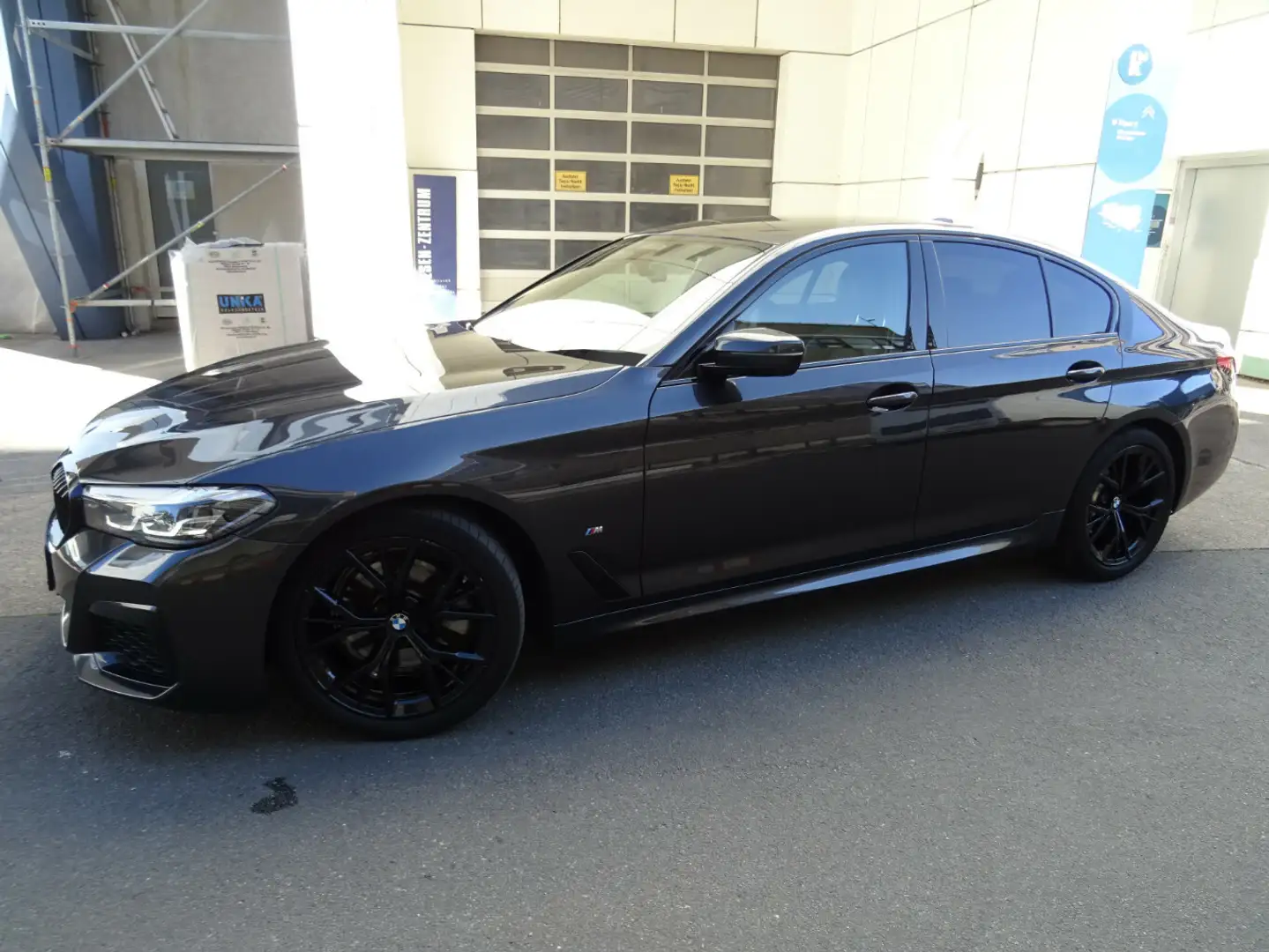 BMW 520 520d xDrive M-Sport Autom,Leder,AHK,ACC Gris - 1