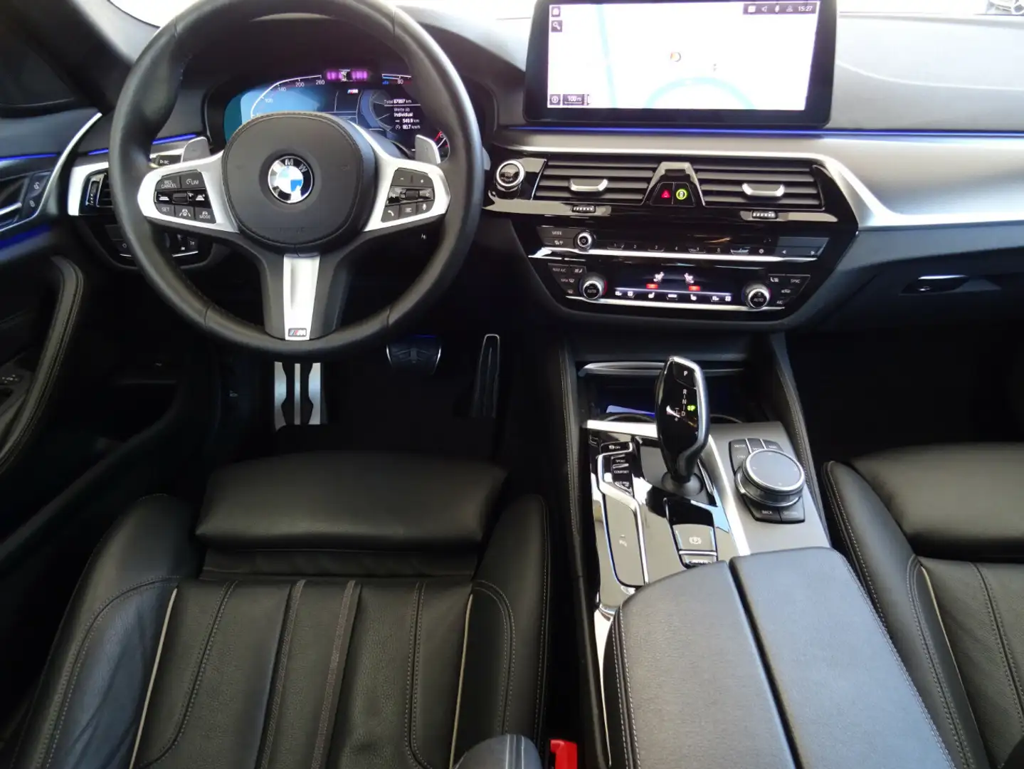 BMW 520 520d xDrive M-Sport Autom,Leder,AHK,ACC Gris - 2