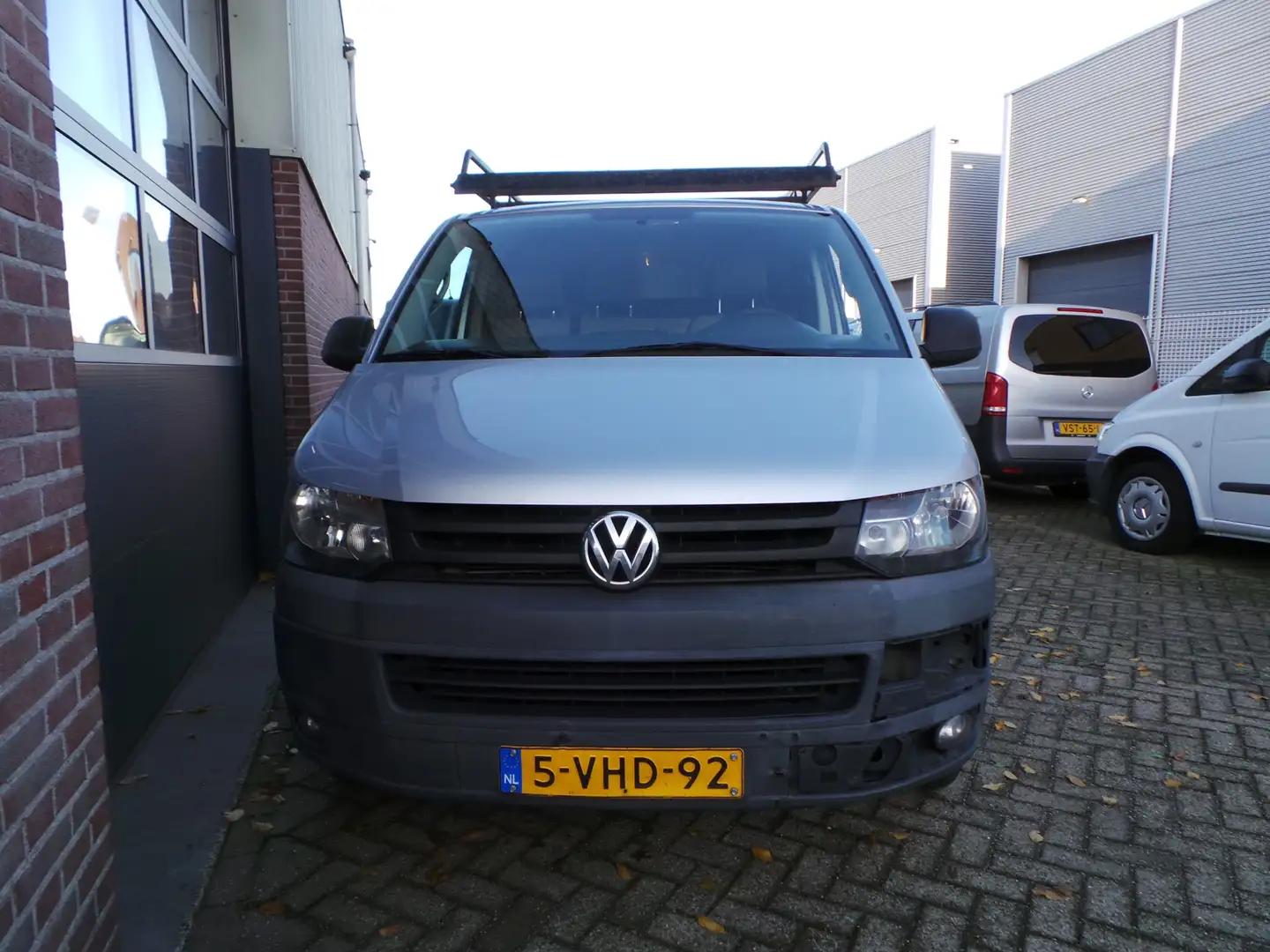 Volkswagen T5 Transporter 2.0 TDI L1H1 Airco, Trekhaak, 3 Persoons verkoop i Argent - 2