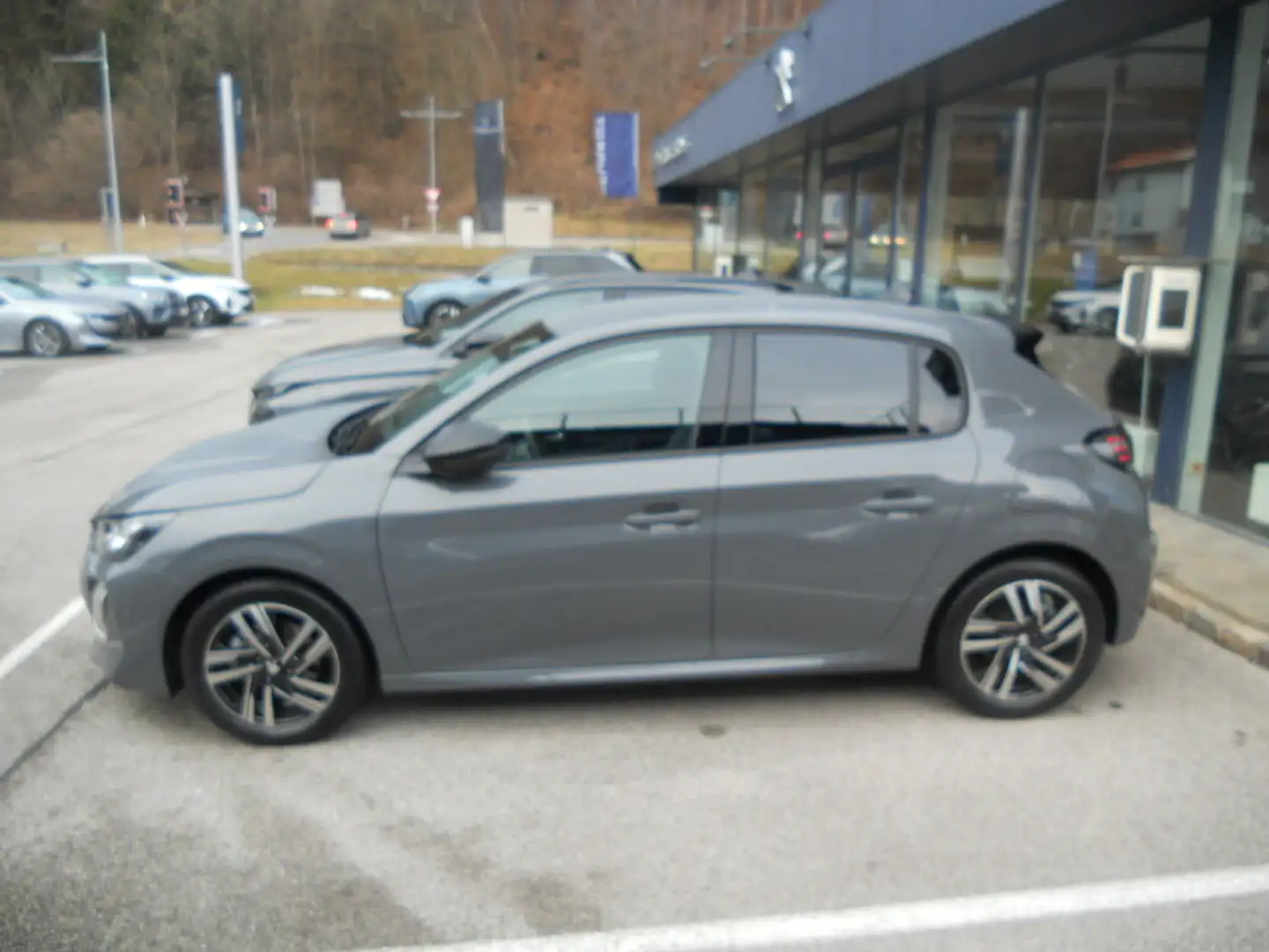 Peugeot 208 PureTech 100 S&S Allure Grau - 2