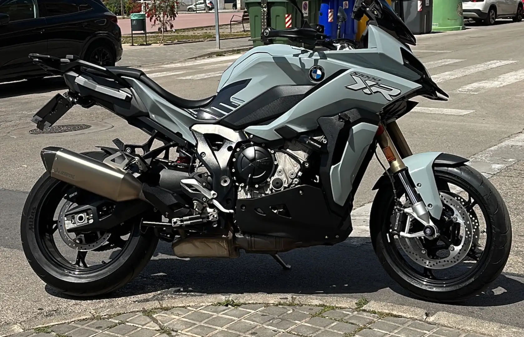 BMW S 1000 XR Plateado - 1