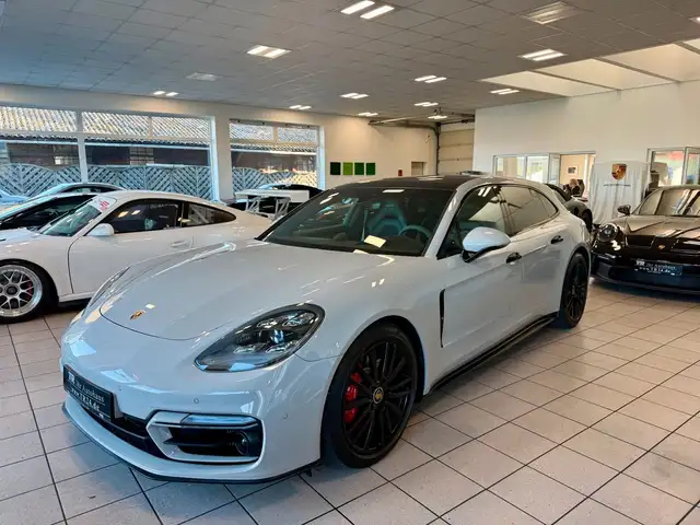 Porsche Panamera view 2
