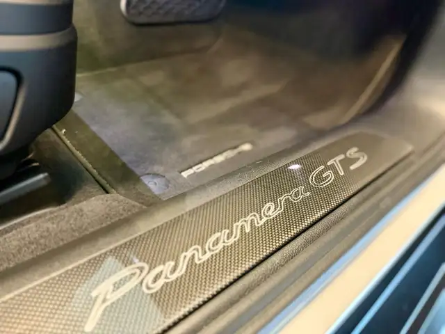 Porsche Panamera view 7