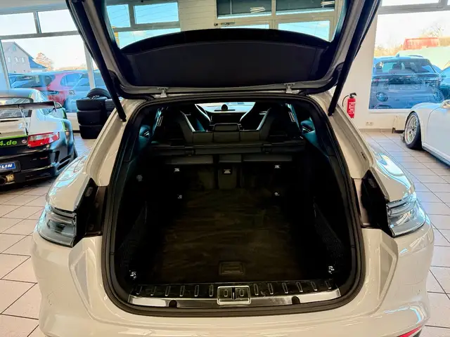 Porsche Panamera view 13