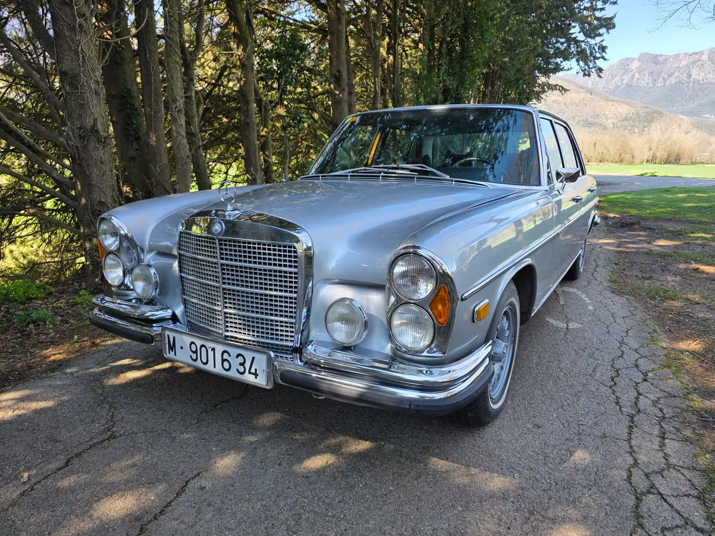 Mercedes-Benz 300 SEL Gris - 2