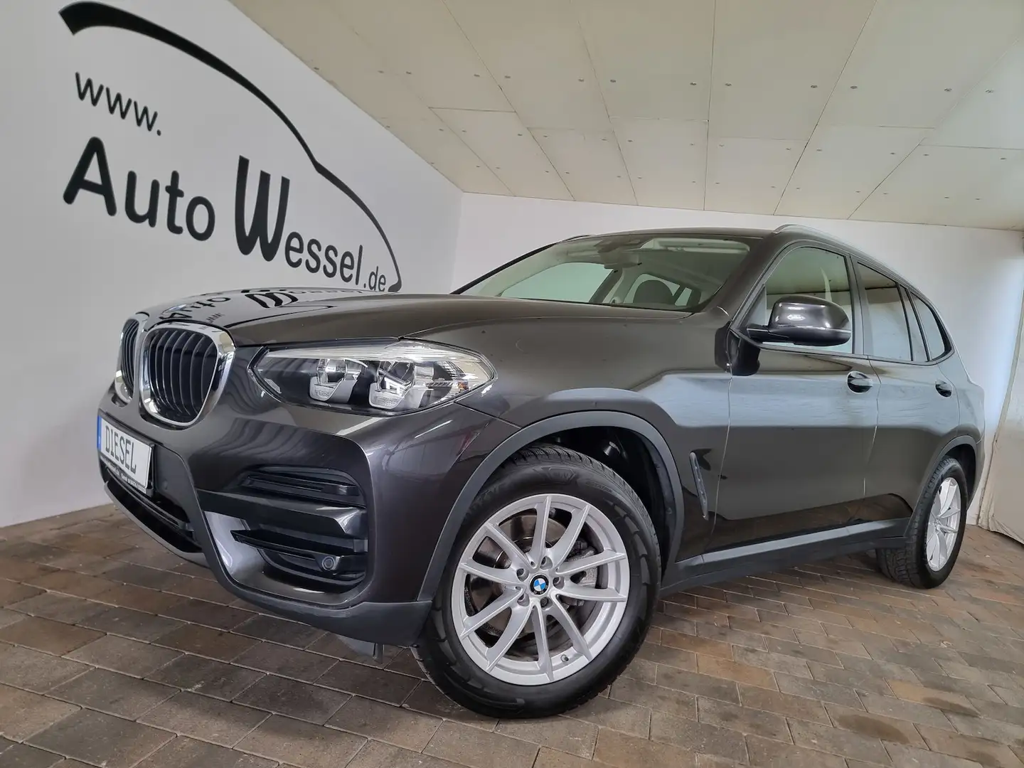 BMW X3 sDrive 18d LED Leder Schalter PDC Navi 1.Hand Grau - 1