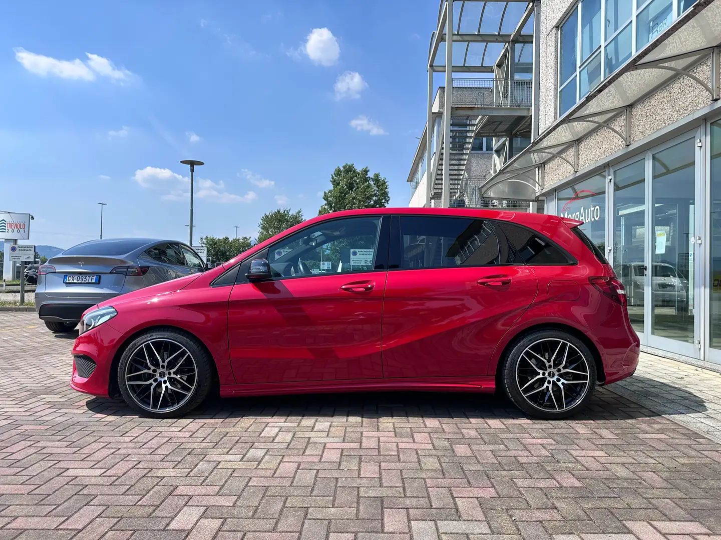 Mercedes-Benz B 200 d PREMIUM AMG! AUTOMATICA! FARI LED! RETROCAMERA! Rosso - 2