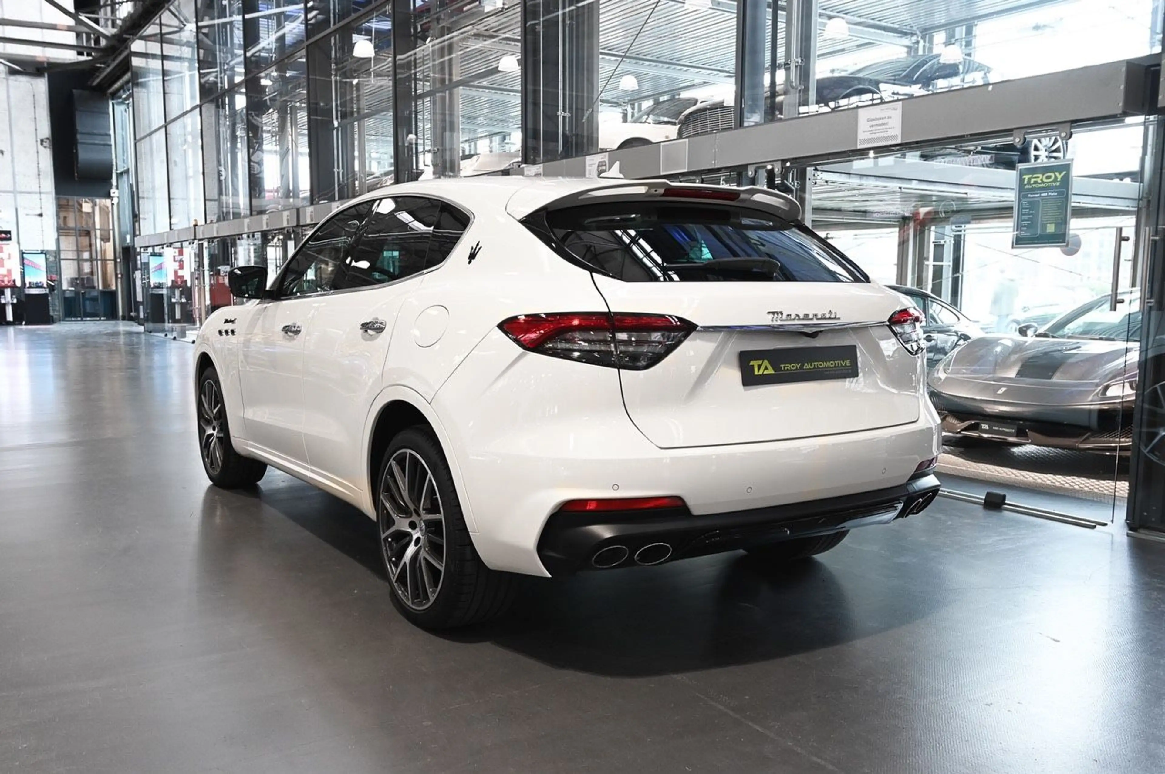Maserati Levante Modena S - 1. Hand -43.200KM - Pano — photo 14