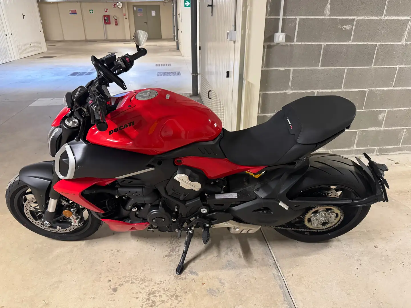Ducati Diavel V4 Rot - 2