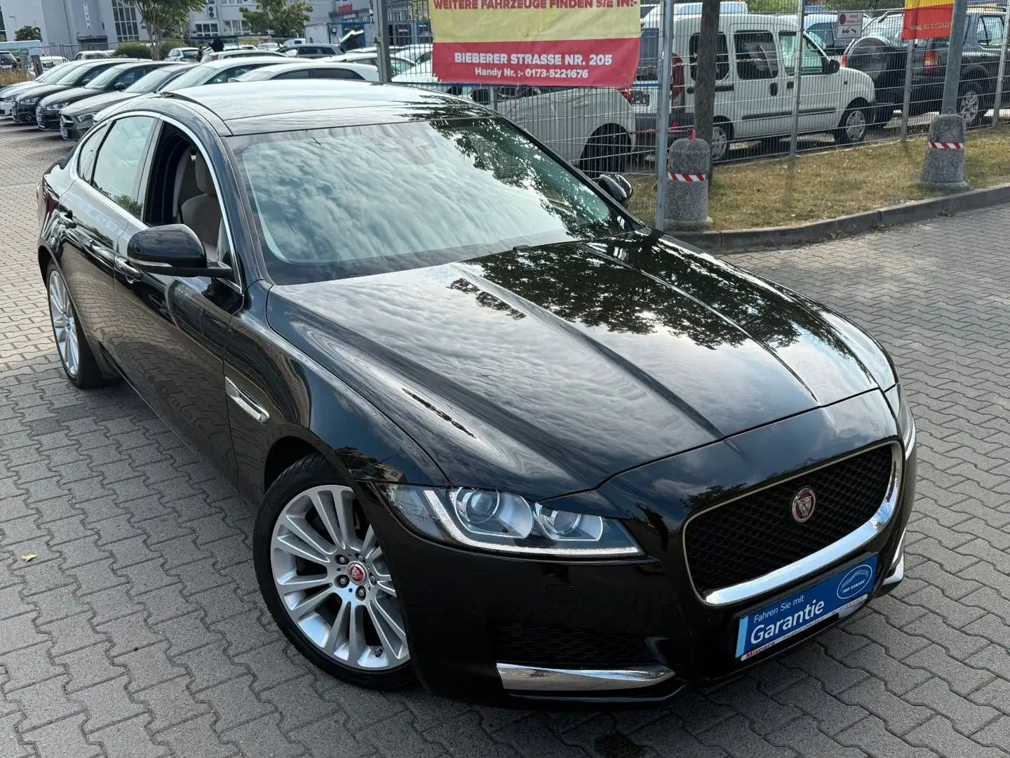 Jaguar XF 3.0 D Prestige*PANO*LEDER*GR.NAVI*BI.XEN*VOL* Schwarz - 1
