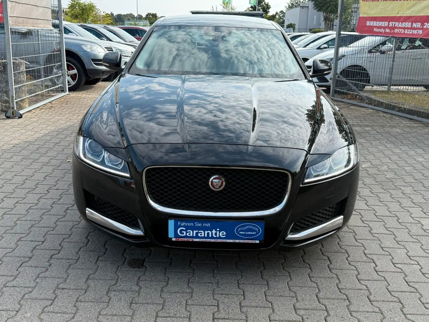 Jaguar XF 3.0 D Prestige*PANO*LEDER*GR.NAVI*BI.XEN*VOL* Schwarz - 2