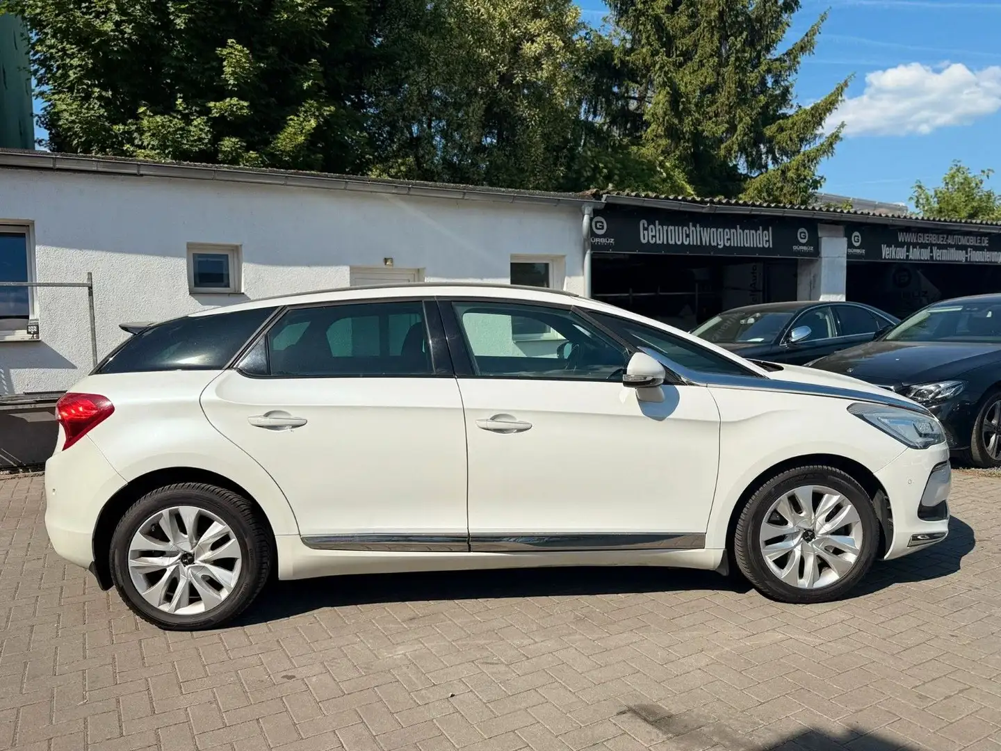 Citroen DS5 Citroen DS5  2,0 HDI*Pano*Shzg*RFK*PDC Weiß - 1