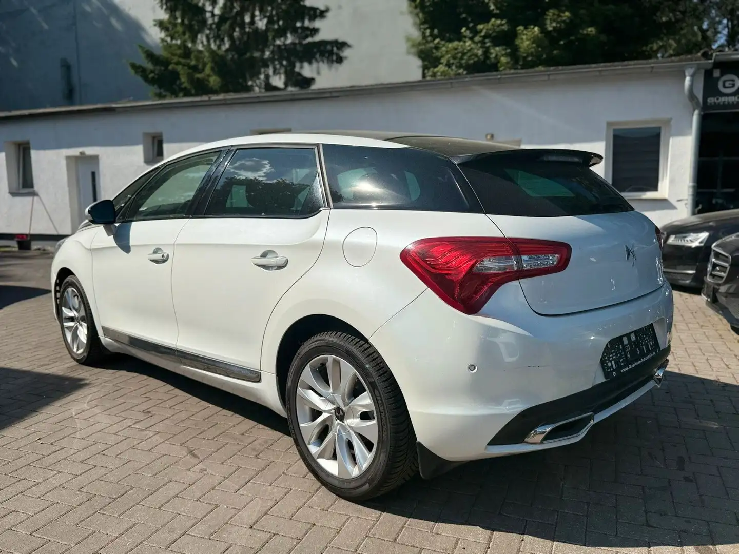 Citroen DS5 Citroen DS5  2,0 HDI*Pano*Shzg*RFK*PDC Blanc - 2