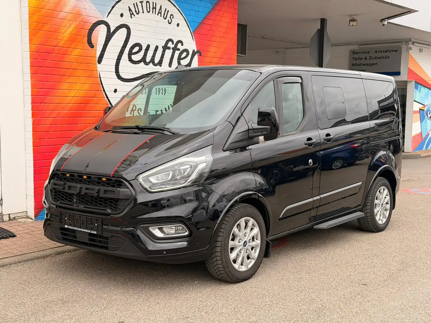 Ford Tourneo Custom 320 L1 Titanium/ACC/Bi-Xenon/AHK Schwarz - 1