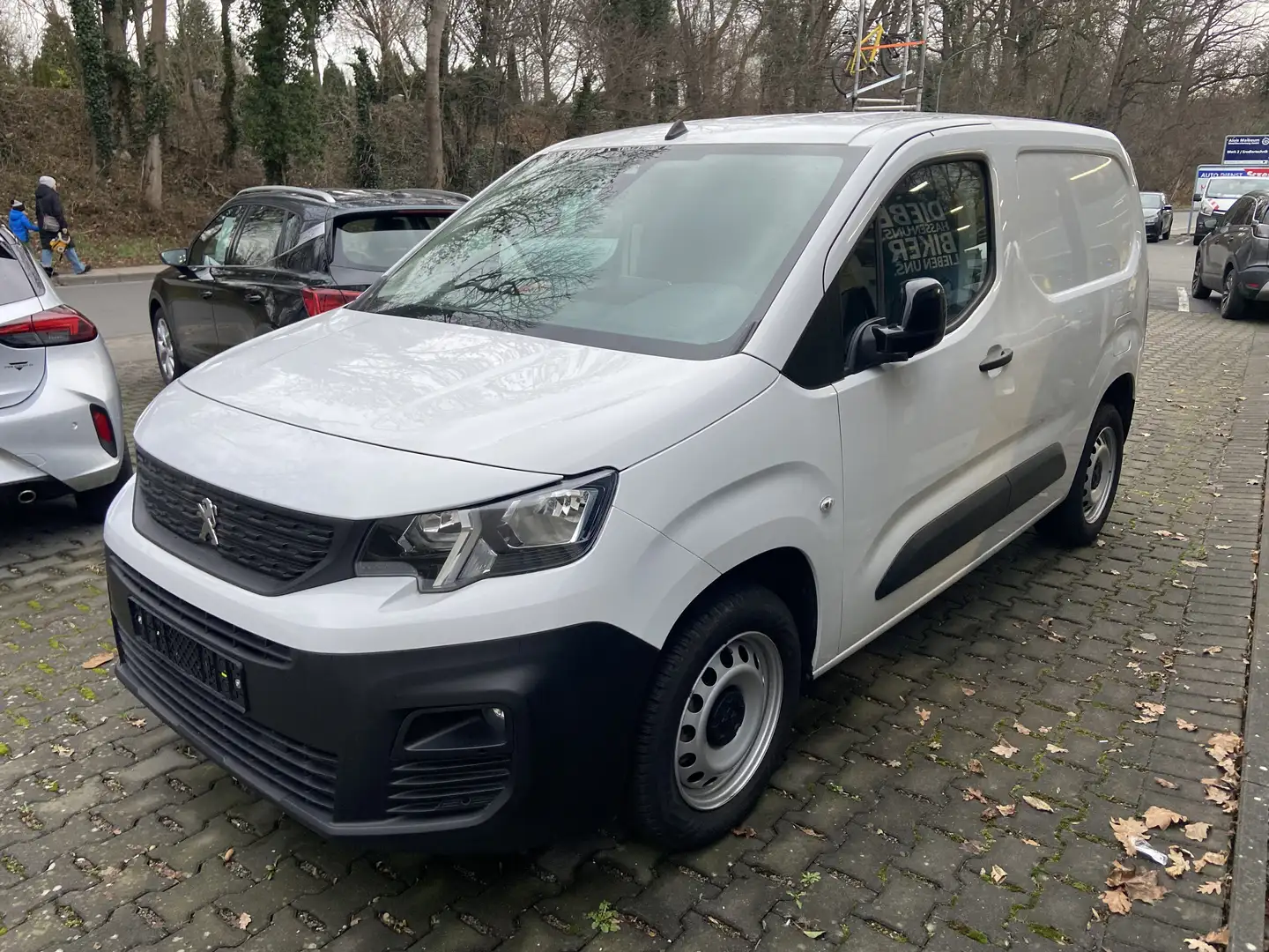 Peugeot Partner Premium L1 mit AHK + Park-Kamera * Weiß - 1