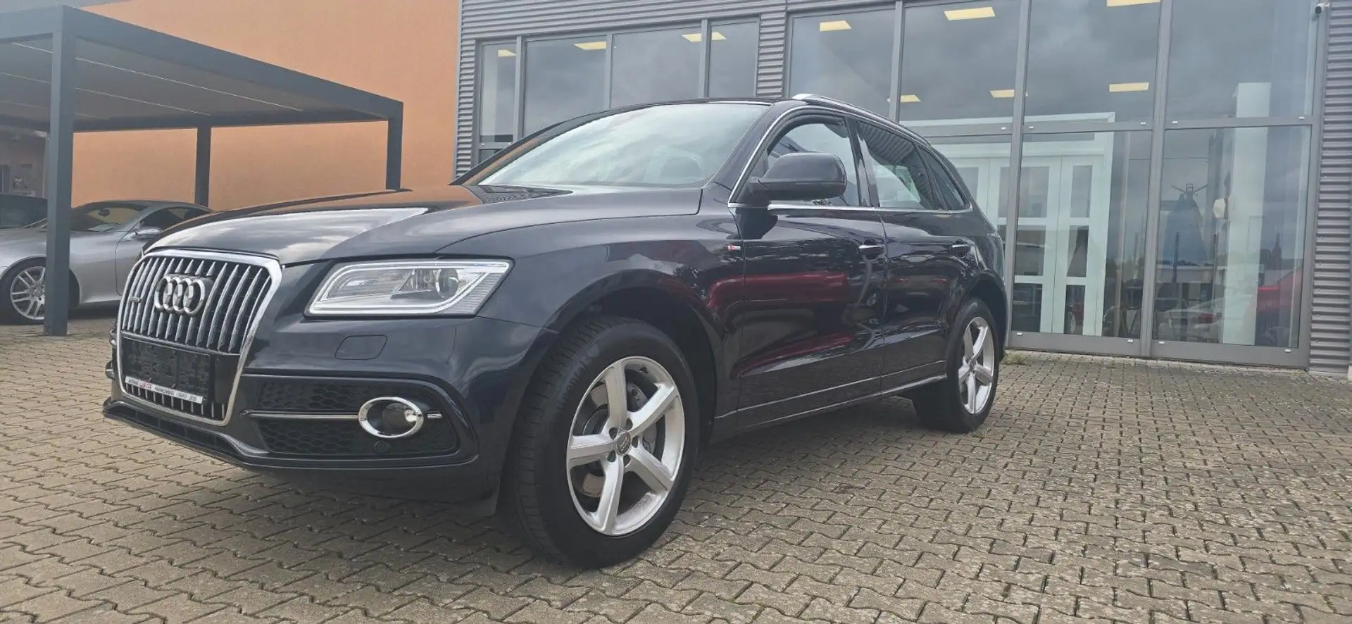 Audi Q5 3.0 TDI  quattro S-Line Blau - 2