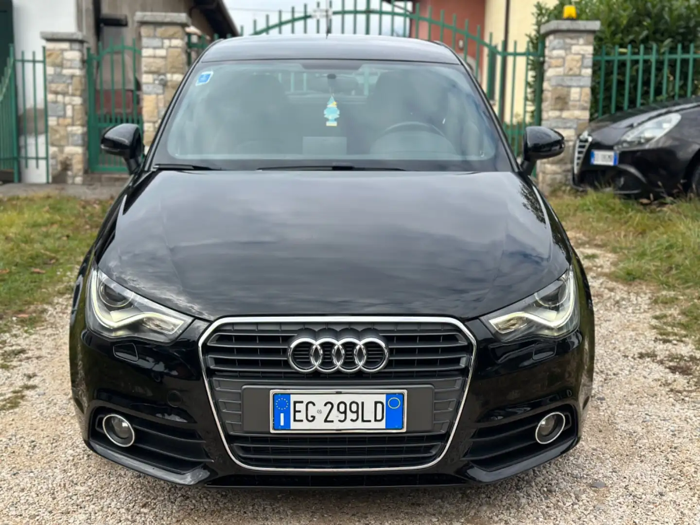 Audi A1 A1 1.4 TFSI S tronic Attraction Schwarz - 2