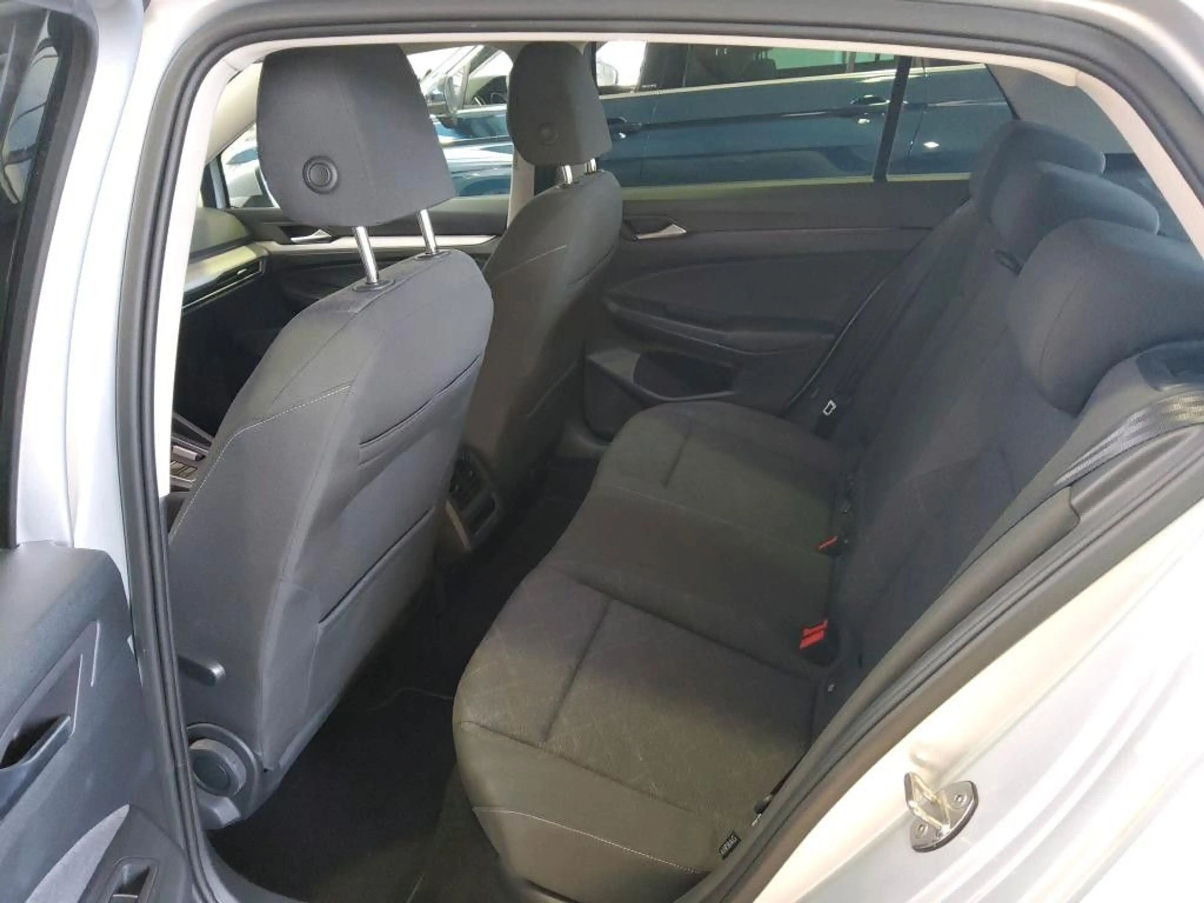Volkswagen Golf VIII Lim. Life2.0TDI DSG LED Navi SHZ Kamea — photo 7