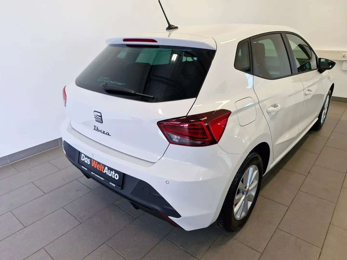 SEAT Ibiza Reference Edition 1.0 80PS Weiß - 2