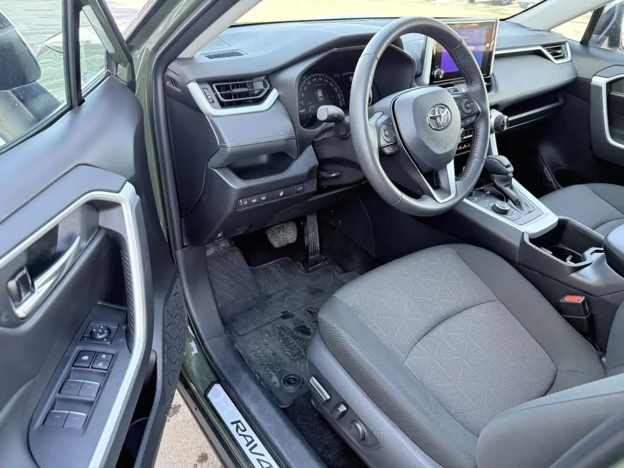 Toyota RAV 4 снимка Toyota RAV 4