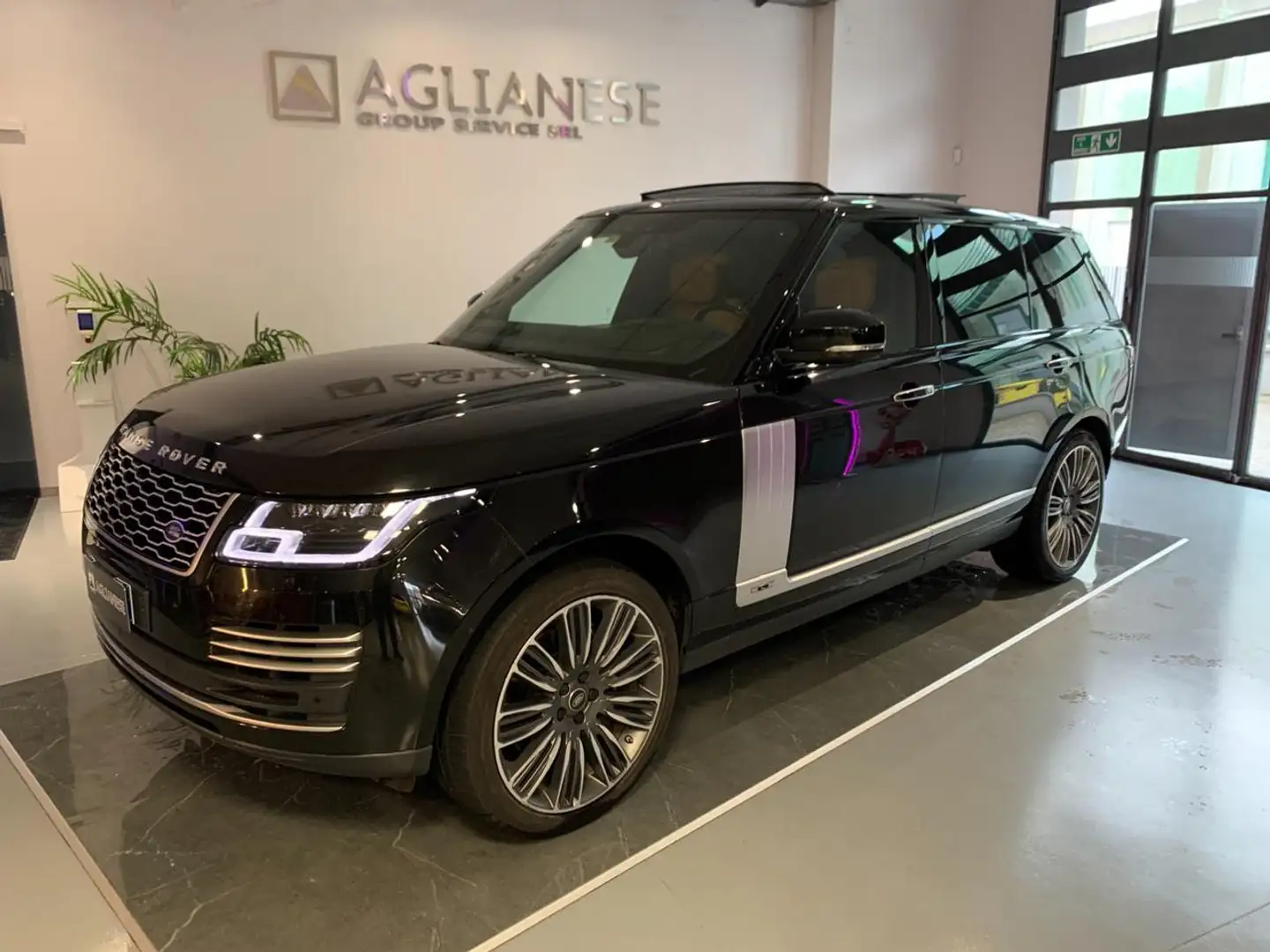 Land Rover Range Rover 5.0 Supercharged Autobiography LWB crna - 1