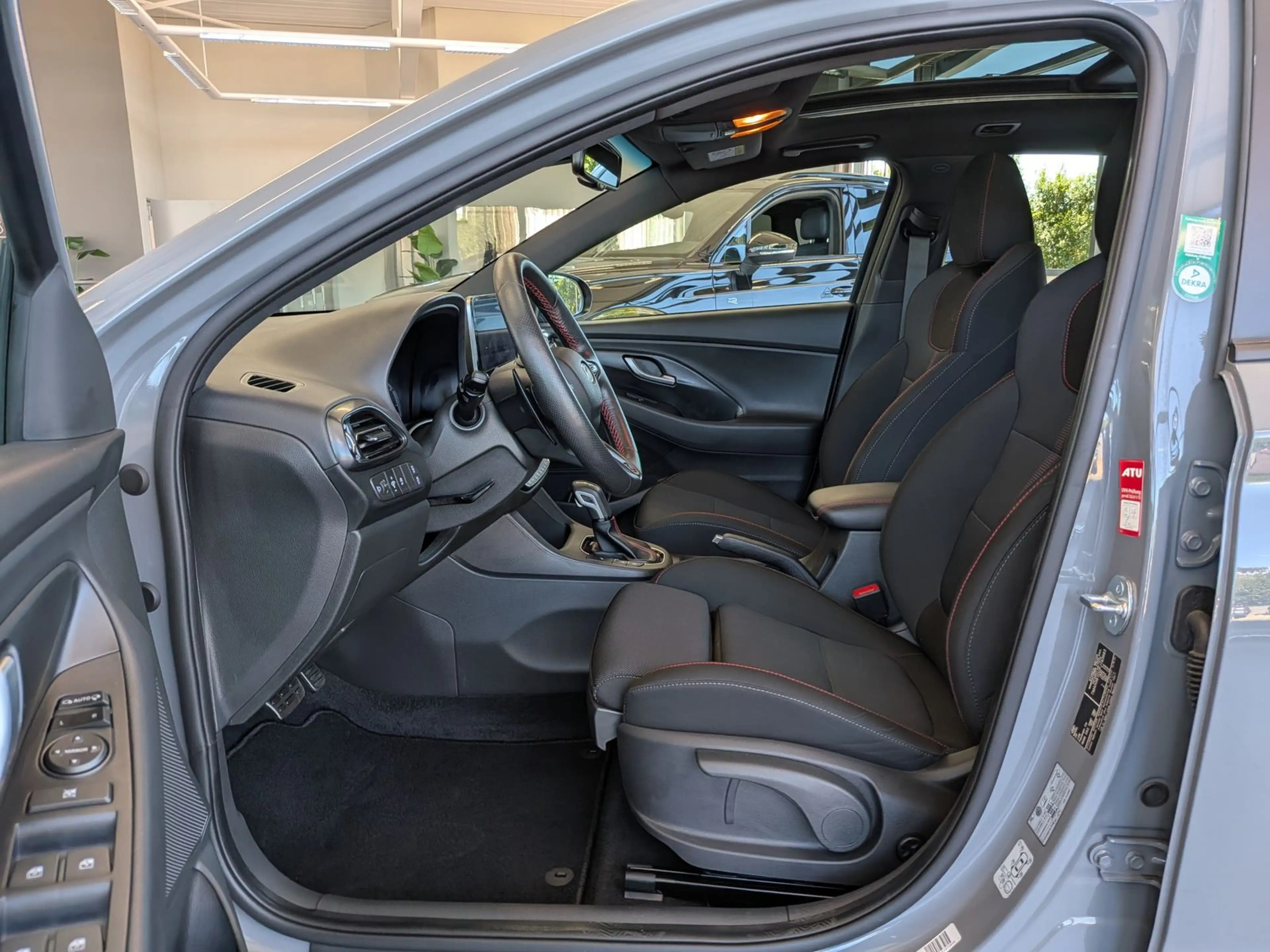 Hyundai i30 1.5 N-Line LED Kamera Pano Keyless 18" — photo 11