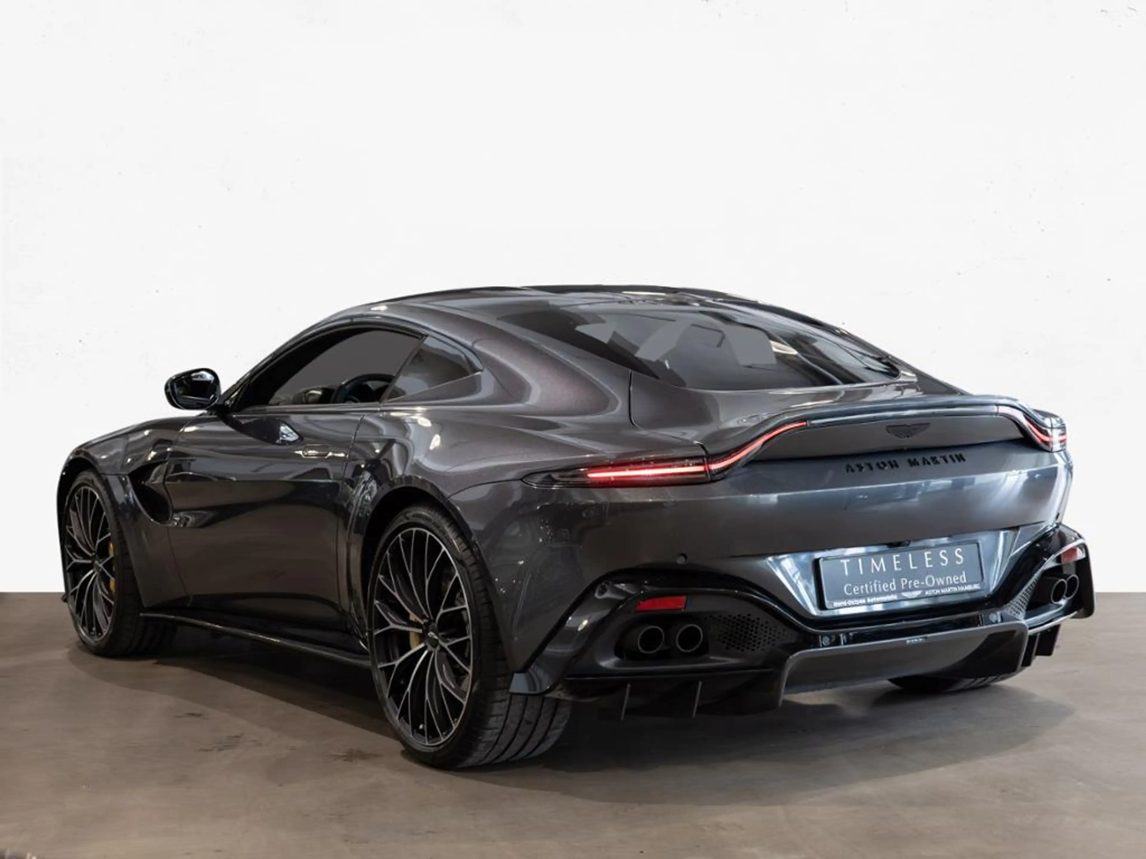 Aston Martin V8 Vantage Coupe Aston Martin Hamburg — photo 3