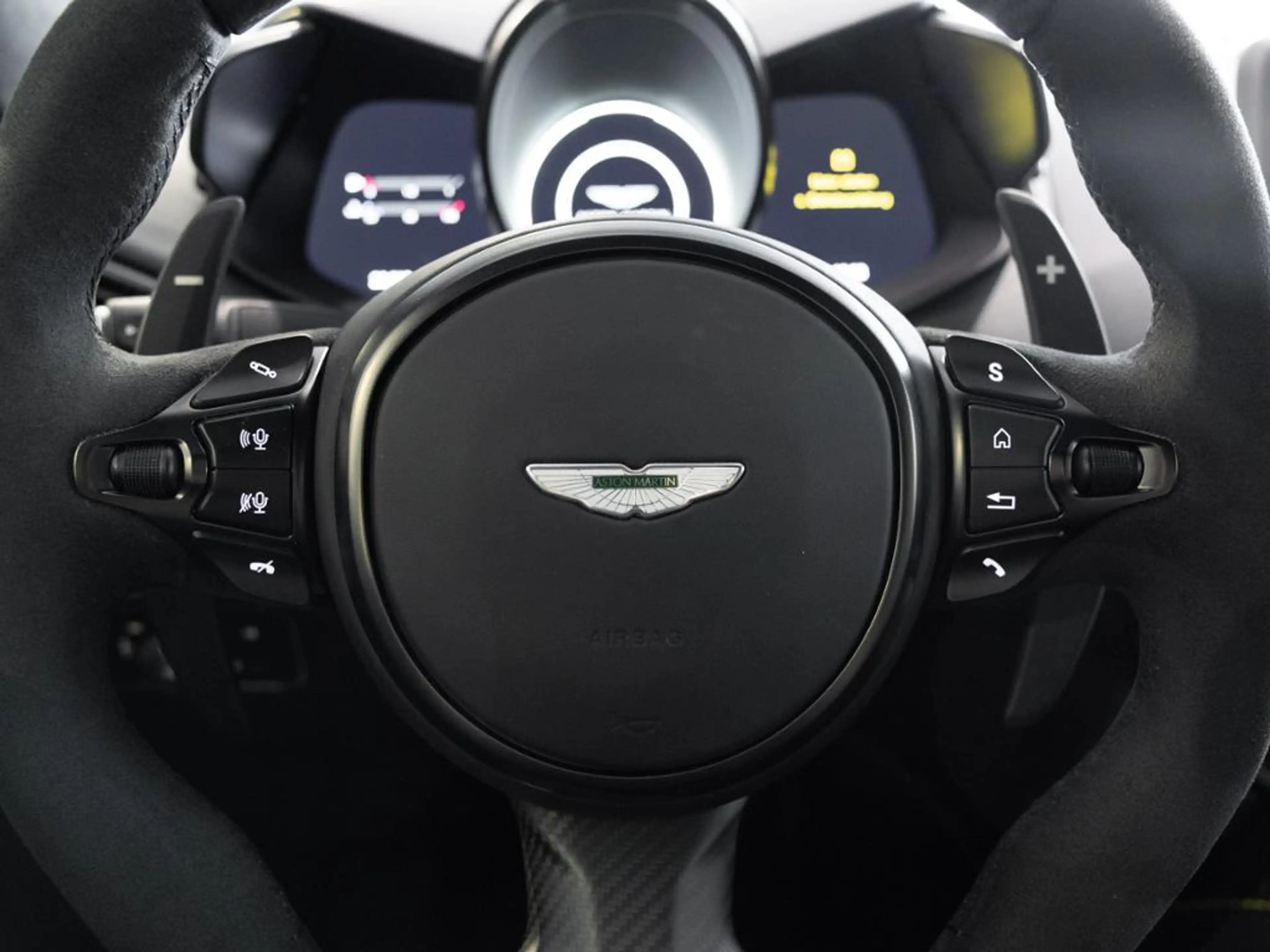 Aston Martin V8 Vantage Coupe Aston Martin Hamburg — photo 12