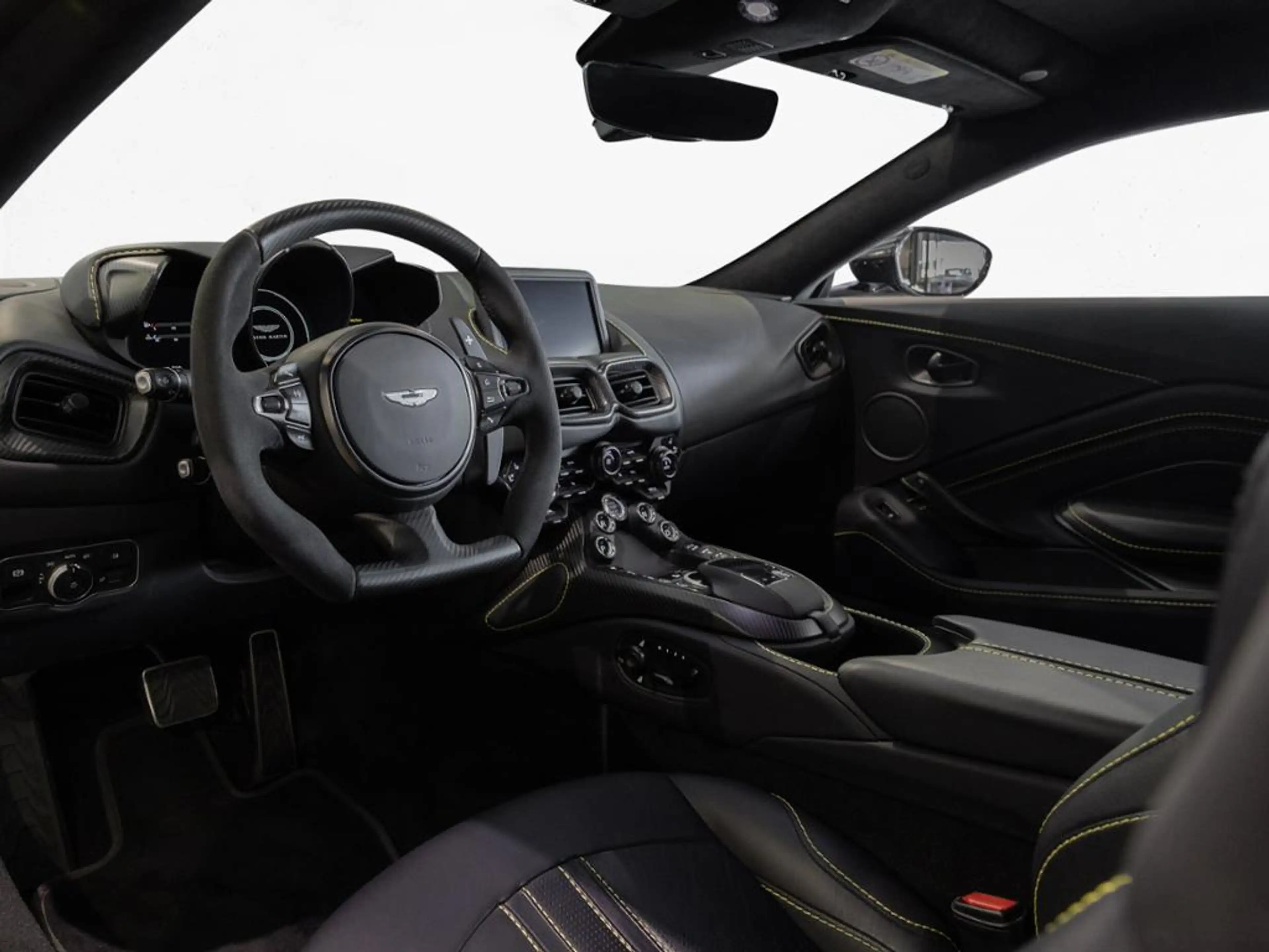 Aston Martin V8 Vantage Coupe Aston Martin Hamburg — photo 4