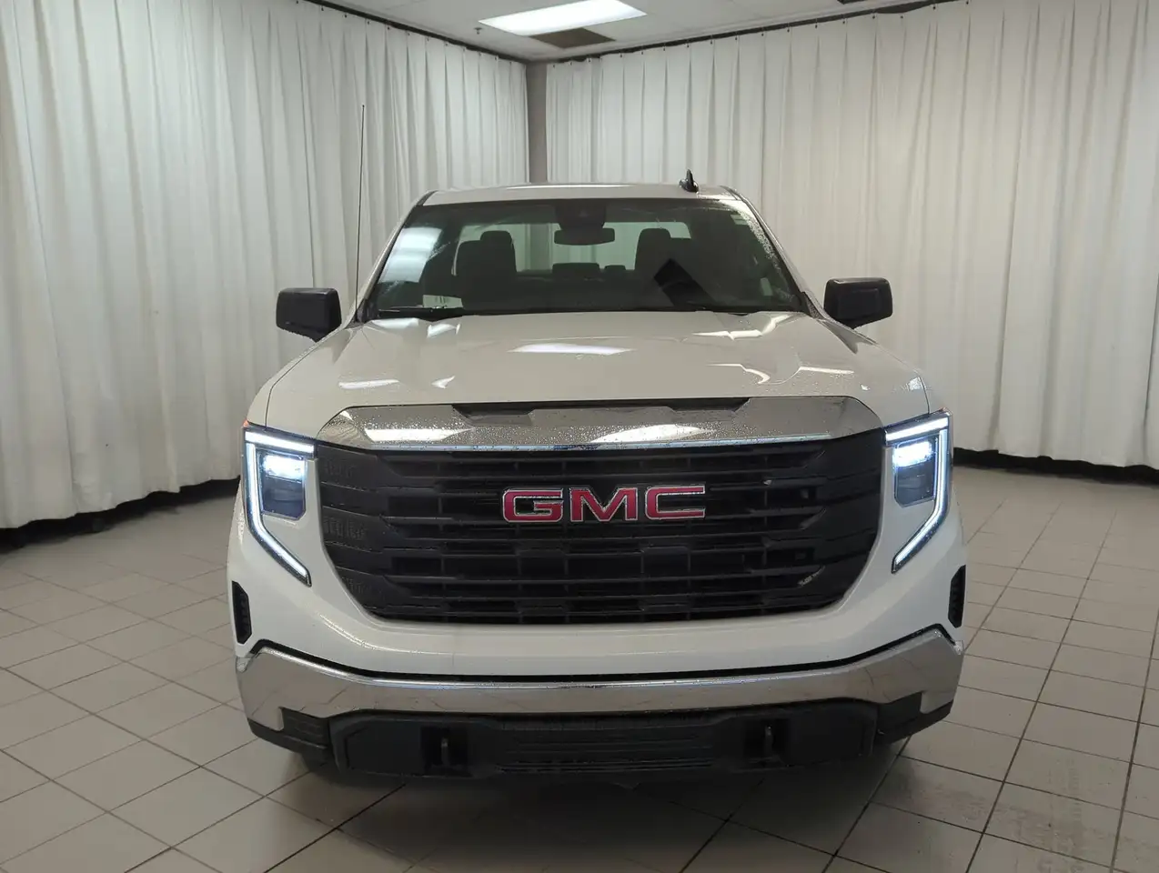 GMC Sierra 1500 снимка GMC Sierra 1500