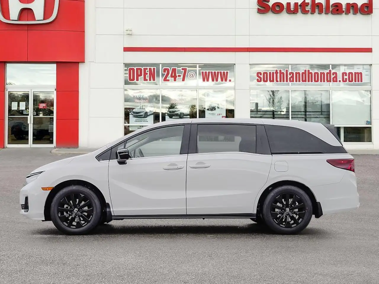 Honda Odyssey снимка Honda Odyssey