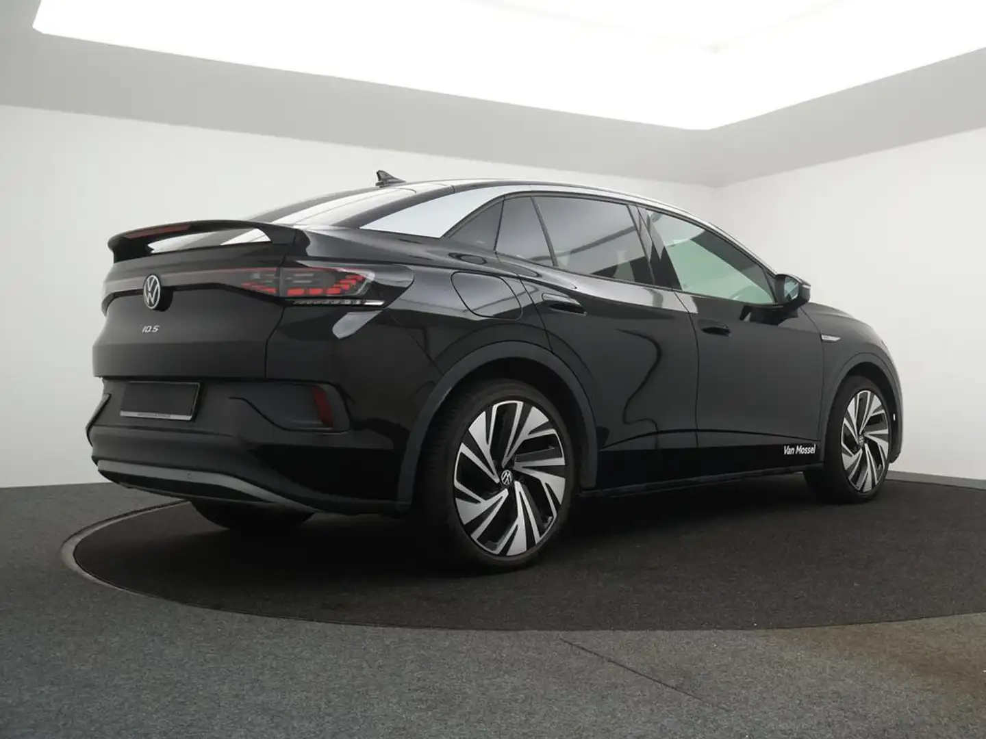 Volkswagen ID.5 Pro Performance 150 kW (204 PS) 77 kWh, 1-speed au Noir - 2