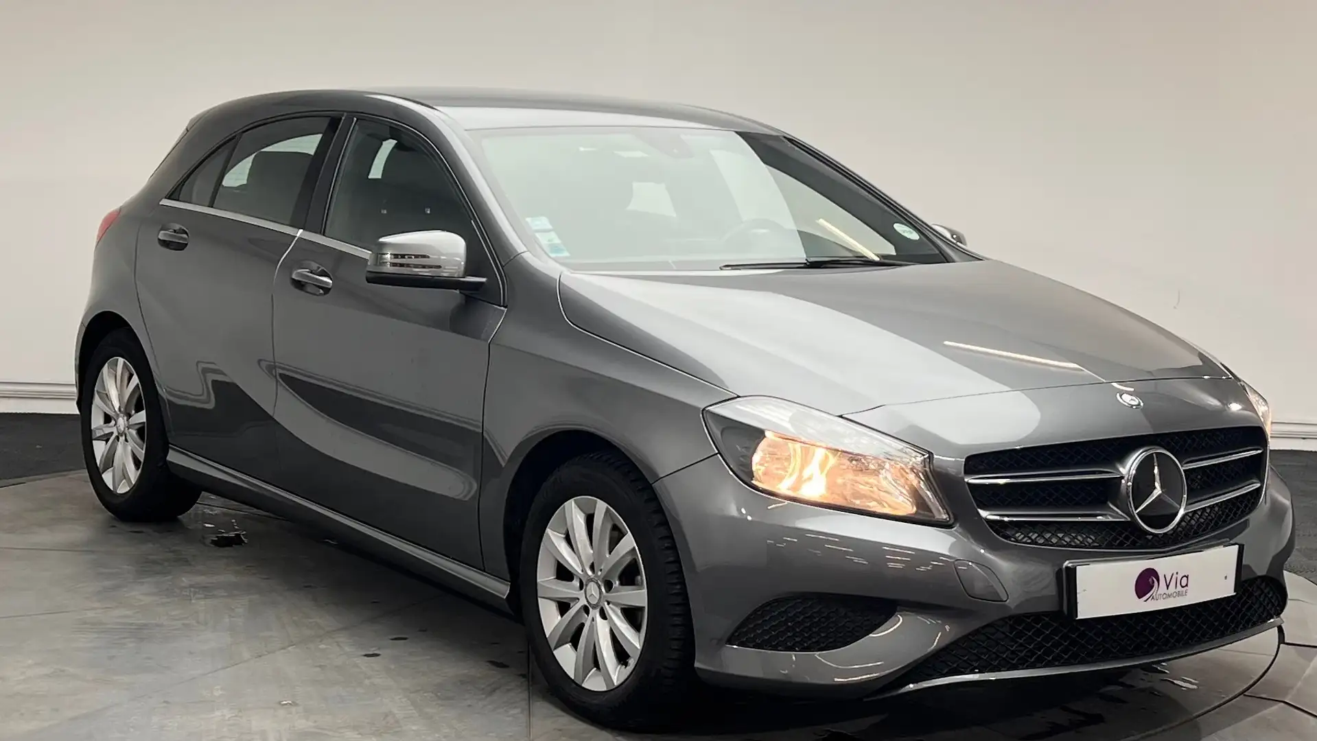 Mercedes-Benz A 180 180 CDI 109 ch Inspiration - Suivi Complet Gris - 2