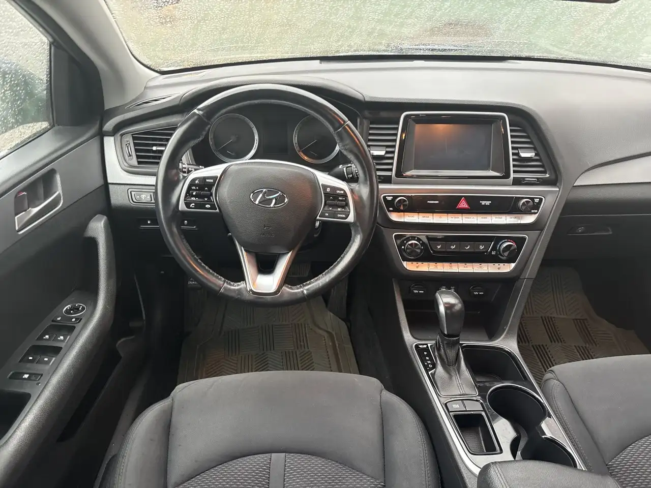 Hyundai SONATA снимка Hyundai SONATA