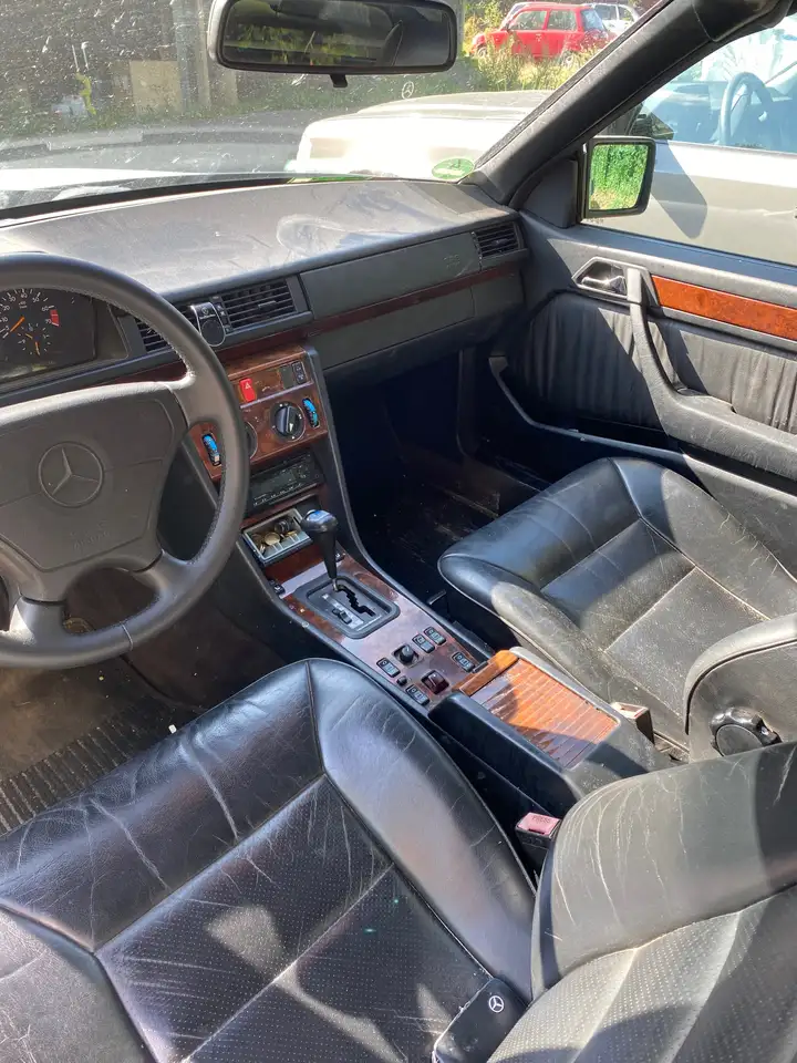 Mercedes-Benz E 220, foto 3