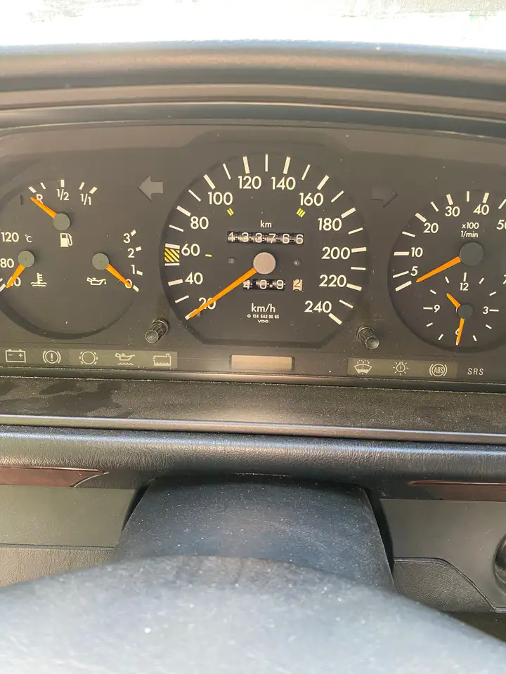 Mercedes-Benz E 220, foto 4