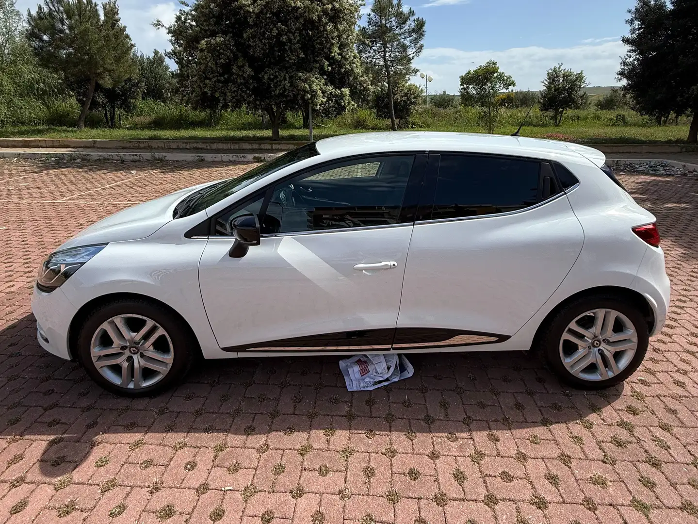 Renault Clio clio 4 anno 2019 Bianco - 2