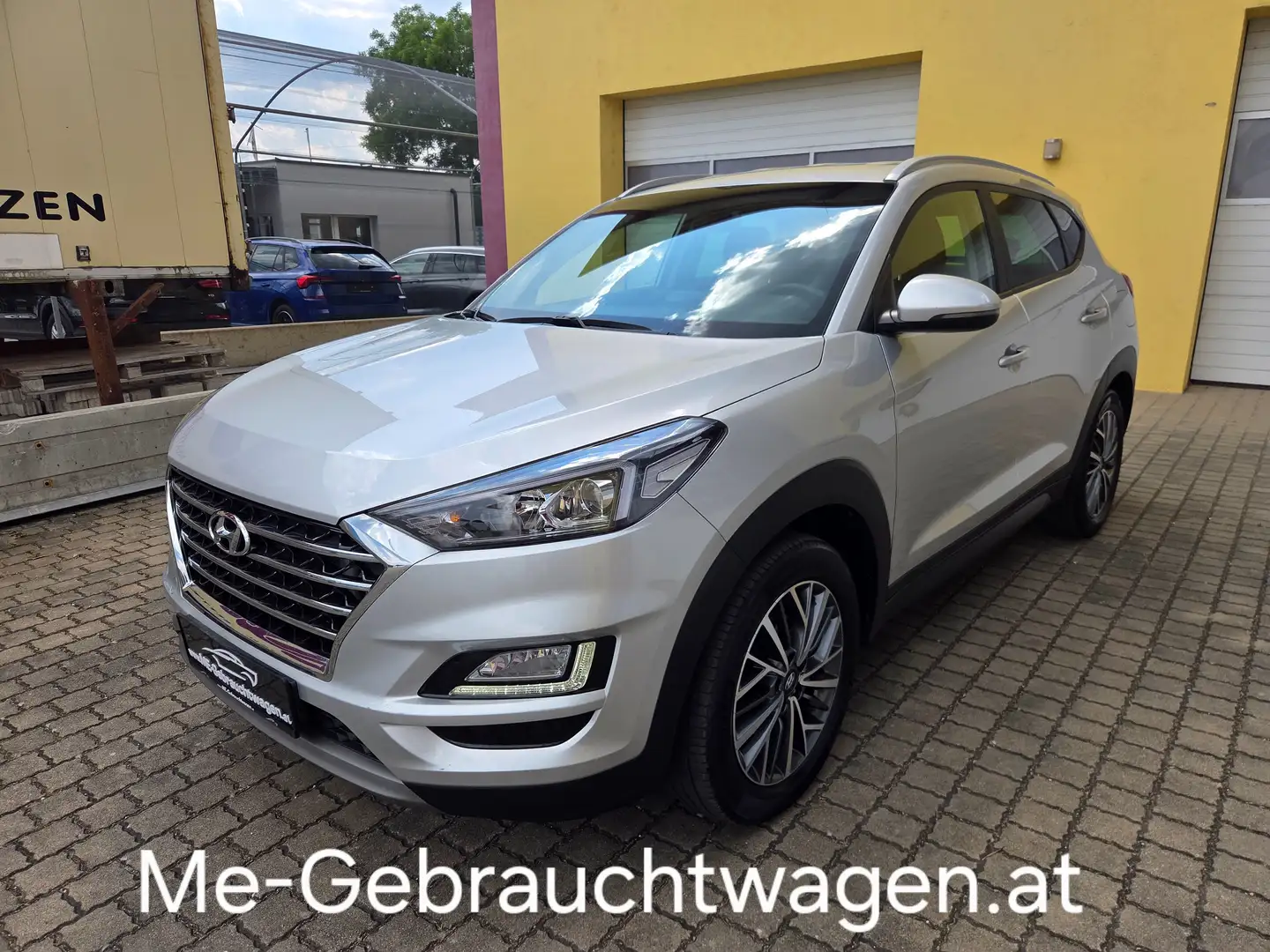 Hyundai TUCSON CRDI Aut.*LED/NAVI/TEMPOMAT/KAMERA/PDC/SHZG* Grau - 1
