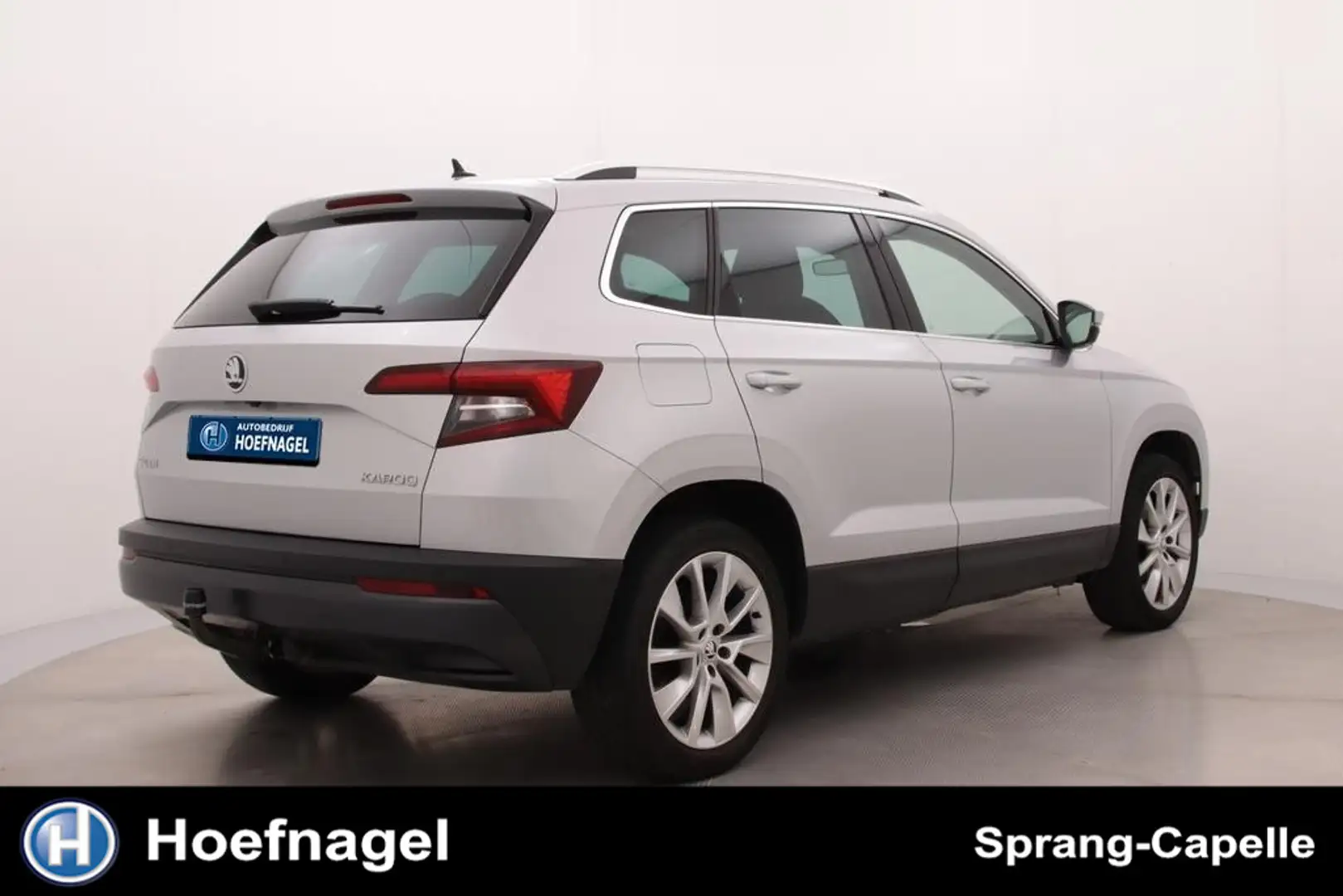 Skoda Karoq 1.5 TSI ACT Style | Trekhaak | Adaptive Cruise | C Grijs - 2